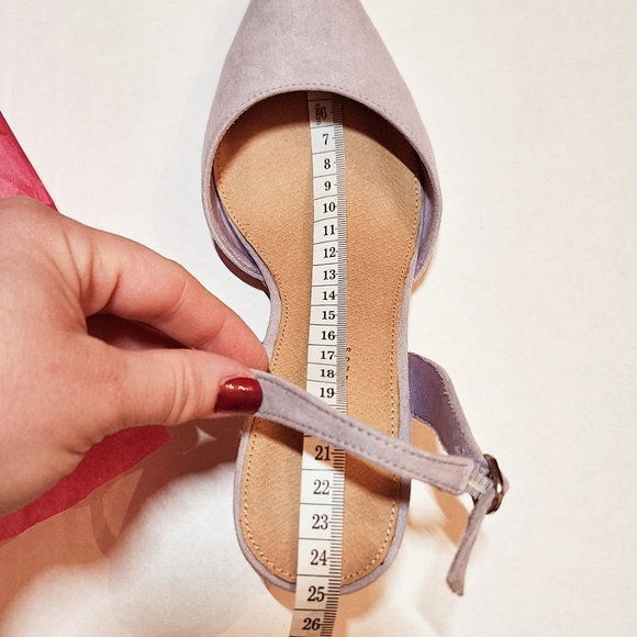 CHRISTIAN SIRIANO Kadence Slingback Kitten Heel Pumps with Pointy Toe in Orchid - Picture 14 of 15